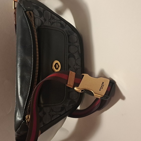 Coach Handbags - Coach Heritage Belt Bag in Signature Chambray (Model C4035) Treading 2026